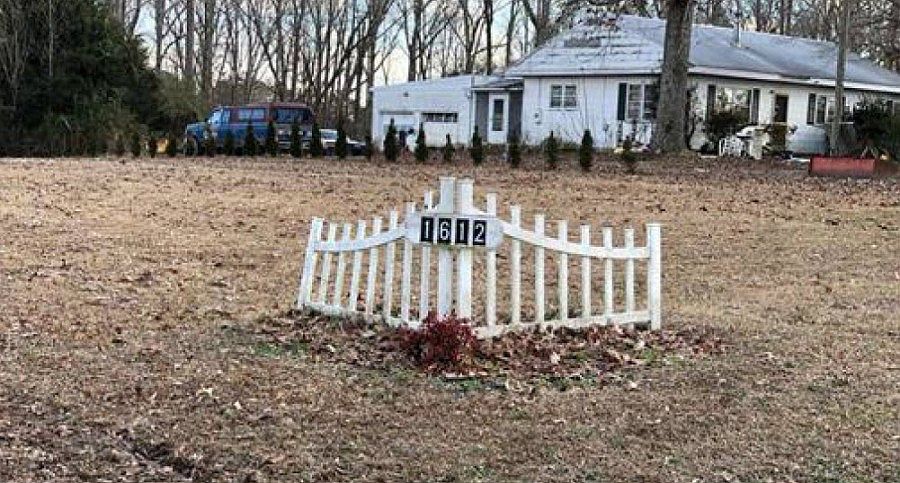 2nd image of 1612 Holly Hills Rd