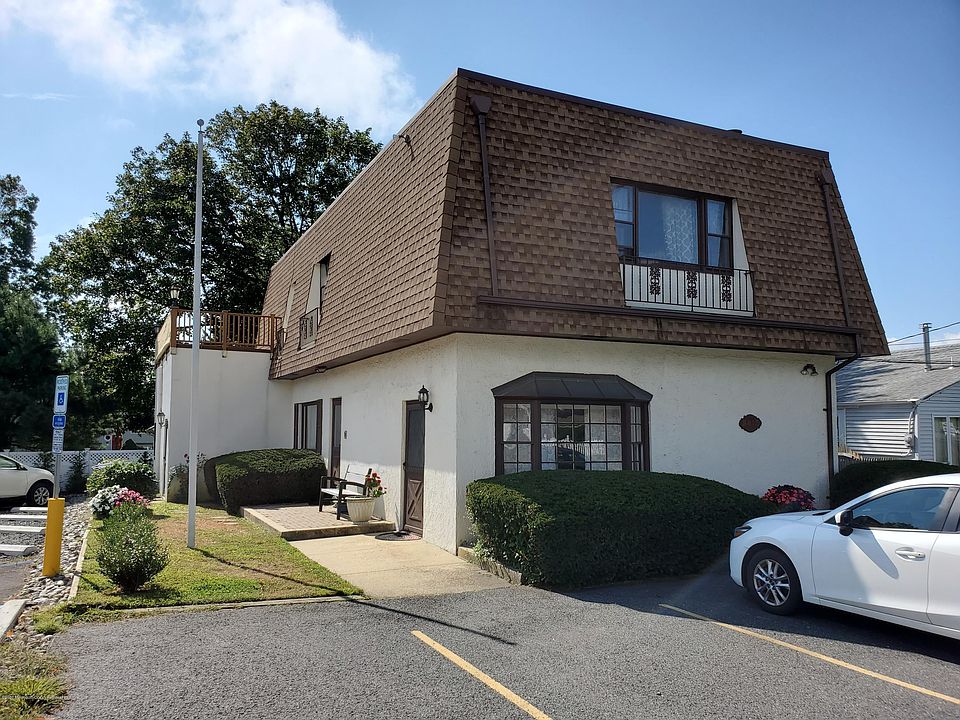 2nd image of 2813 Belmar Blvd