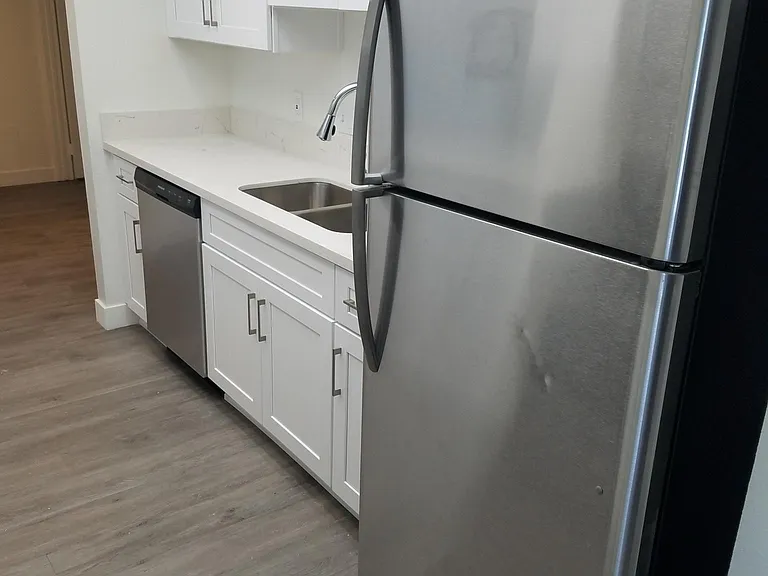 731 S Detroit St #202 — Photo 7