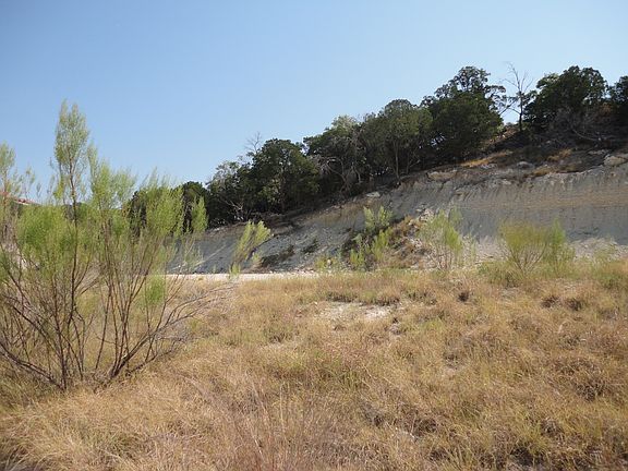 4th image of 1907 Fall Creek Dr