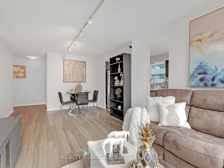 19 Grand Trunk Cres #2710 — Photo 13