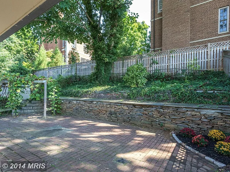 1615 45th St NW — Photo 3
