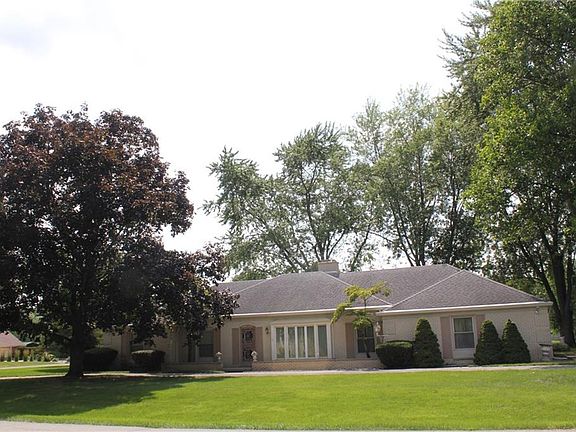 3rd image of 747 Oakdale Dr