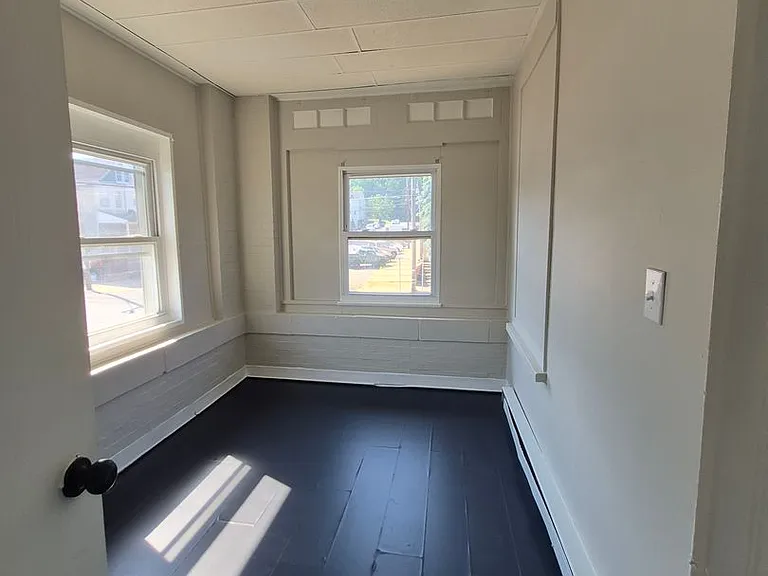250 S Poplar St — Photo 1