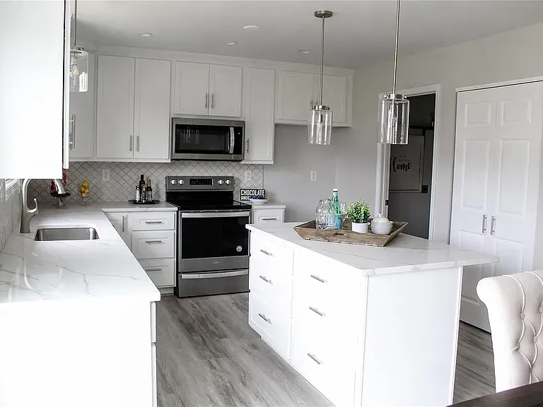 3863 Bedford Pointe Dr — Photo 23