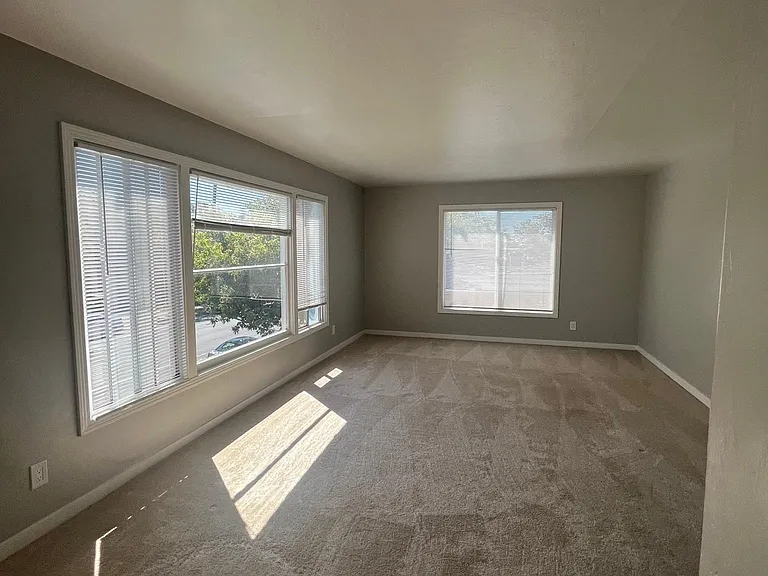 2116 California St #A — Photo 2