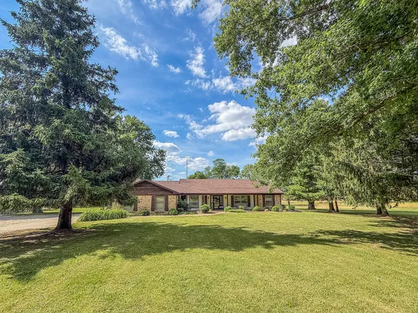 9758 E 1980 North Rd, Oakwood, IL 61858
