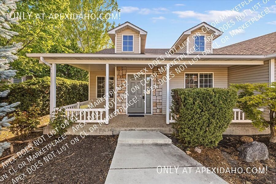 1st image of 325 Creekside Pl