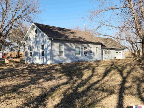 10702 E Apple Rd, Firth, NE 68358