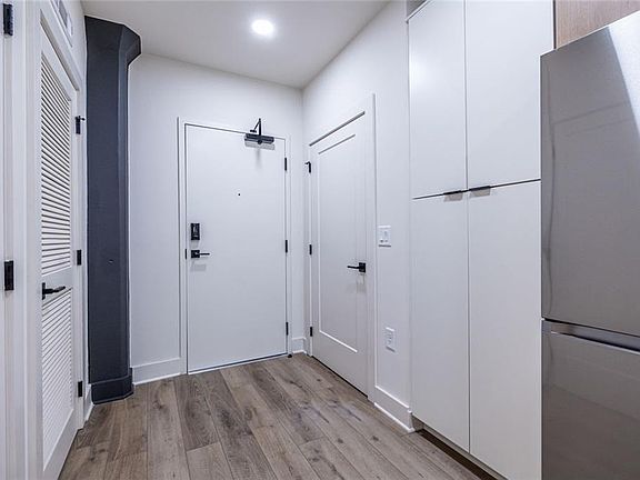 5th image of 108 Park Pl #110