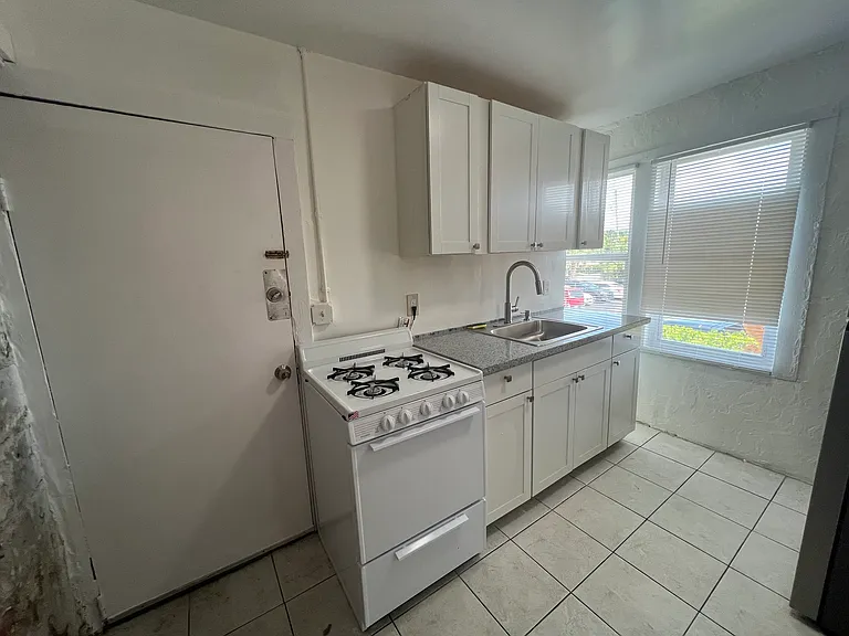 4211 Parker Ave #4 — Photo 4