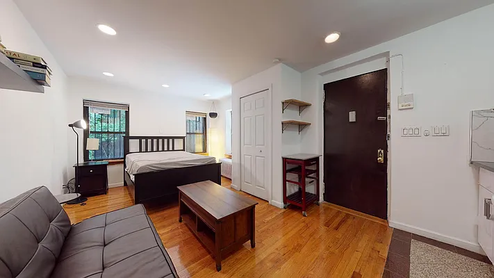 Rented by Bond New York | media 9