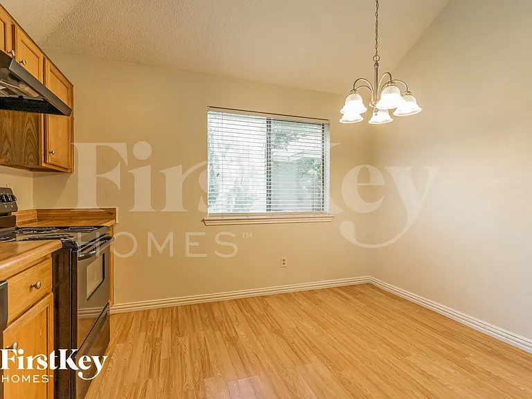 3305 Country Creek Ln — Photo 6