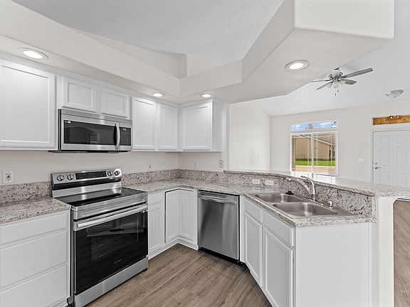 5th image of 16798 Bayou Way