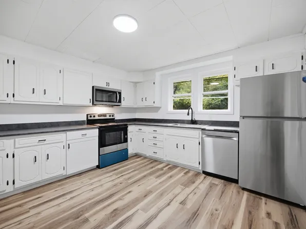 19 Berry Hl, Morgantown, WV 26501
