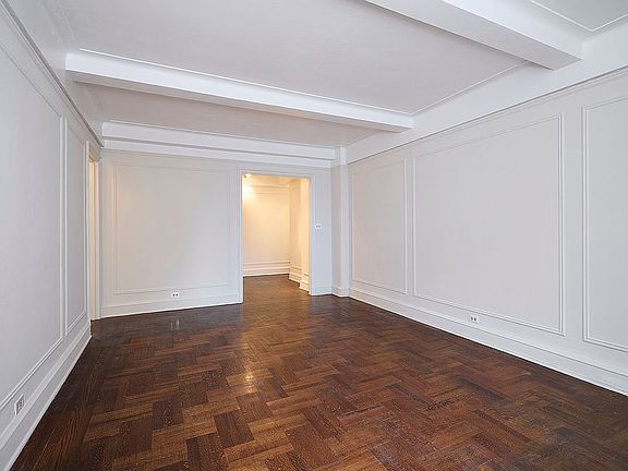 3rd image of 433 W 34th St APT 6A