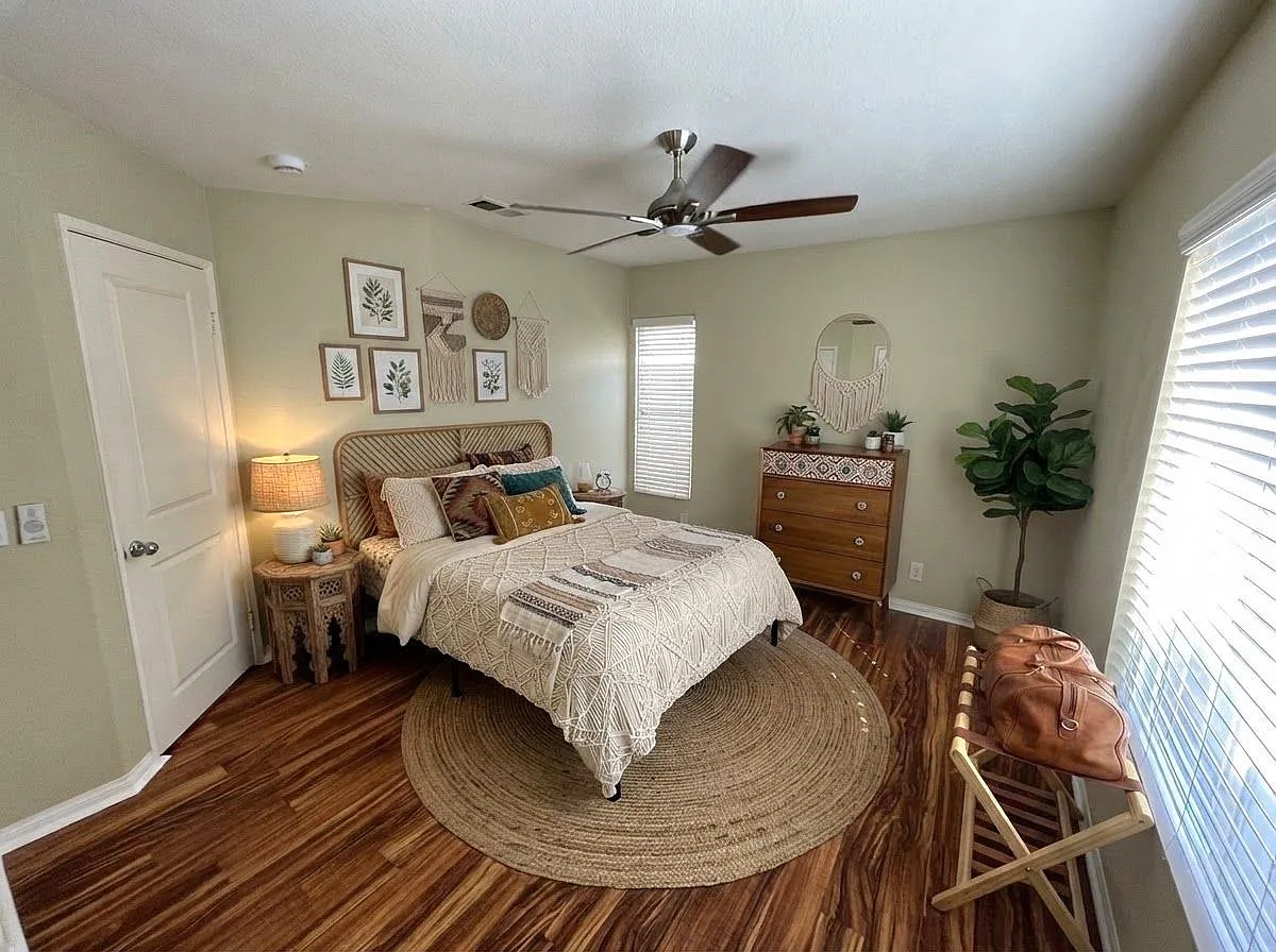 2 bed, 2.5 bath, 1212 sqft, $4,000 — Photo 1