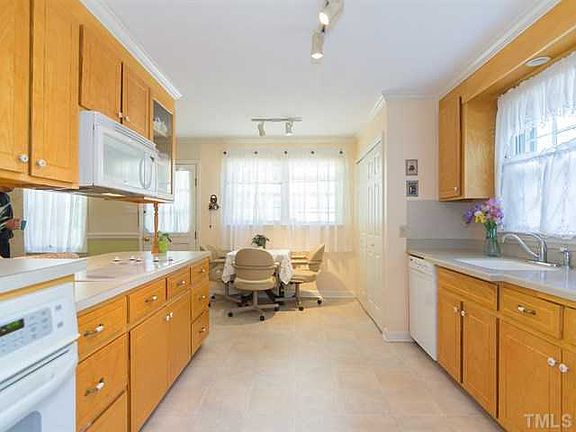2nd image of 107 Maluli Dr