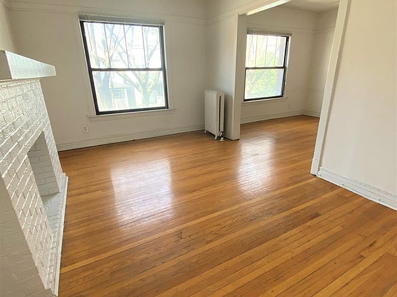 2nd image of 3827 N Lincoln Ave #3