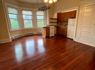 4219 Pine St #2R, Philadelphia, PA 19104