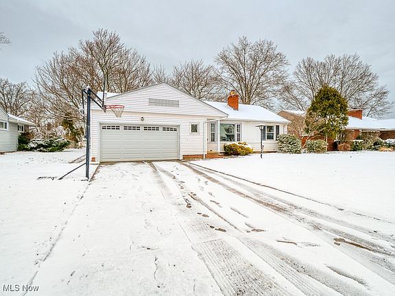 3rd image of 22370 Bartlett Dr