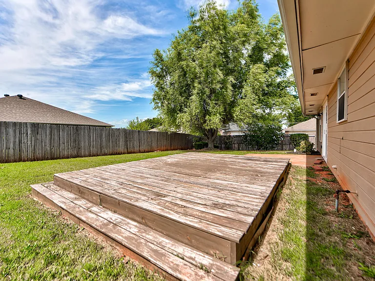 608 Cavecreek St — Photo 43