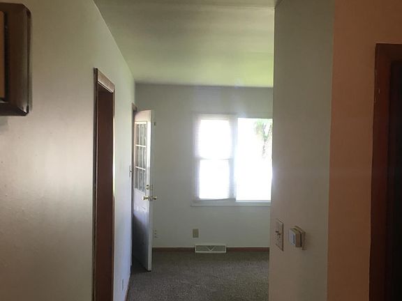4th image of 3029 S Hartman Dr