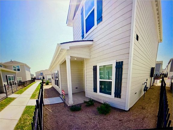 4th image of 10829 Emerick St