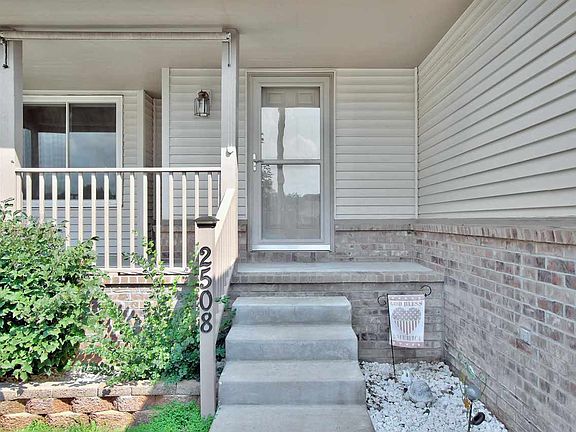 3rd image of 2508 N Mainsgate Dr
