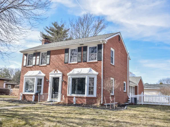 1407 Avenue F, Sterling, IL 61081