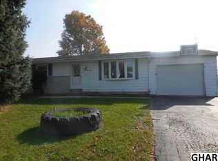6322 Forrest Dr, Mechanicsburg, PA 17050