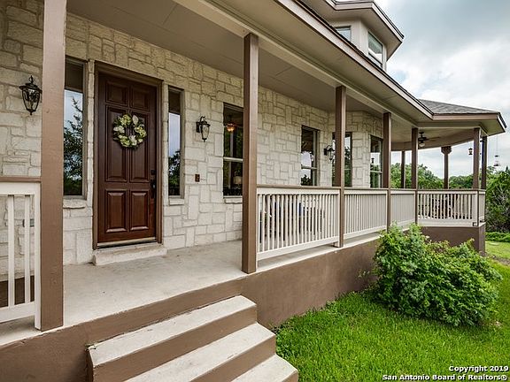 3rd image of 477 Summer Glen Ln