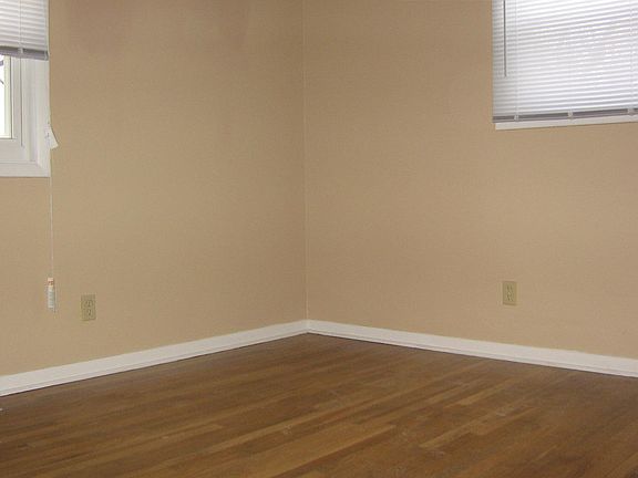 4th image of 2428 Tesh Dr