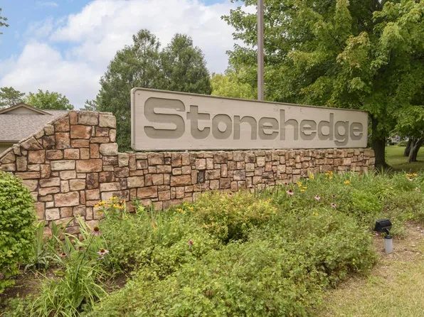 4912 South Imperial CIRCLE, Greenfield, WI 53220