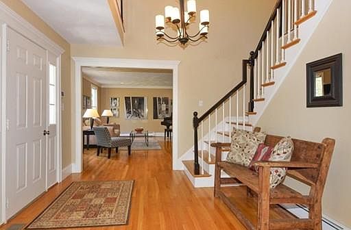 3rd image of 93 Wintergreen Dr