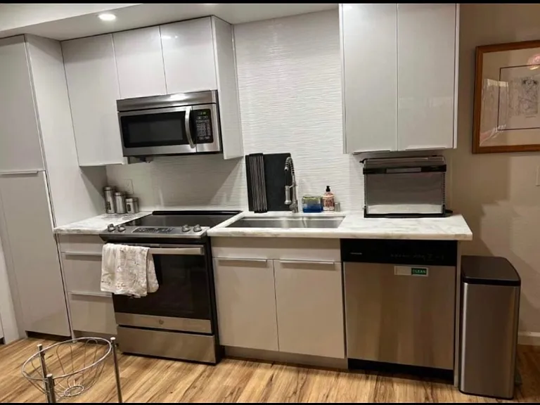 2560 C St #11 — Photo 1