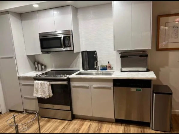 2560 C St APT 11, San Diego, CA 92102