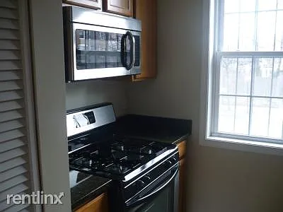 2 bed, 600 sqft, $1,650 — Photo 3