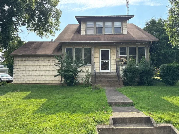 414 N Union St, Lincoln, IL 62656