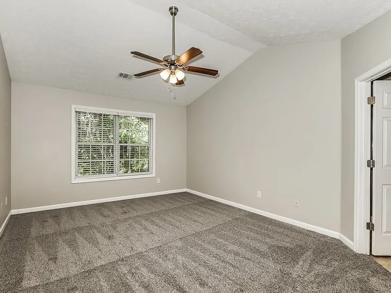 416 Heathcliff Ct — Photo 11