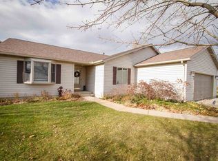 1863 Tiffany Ave, Lincoln, IL 62656