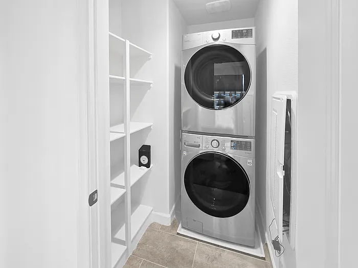 906 Slate St #1 — Photo 12