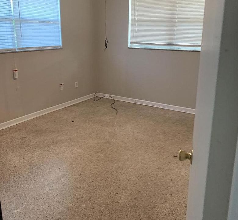 1st image of 3614 Iroquois Dr