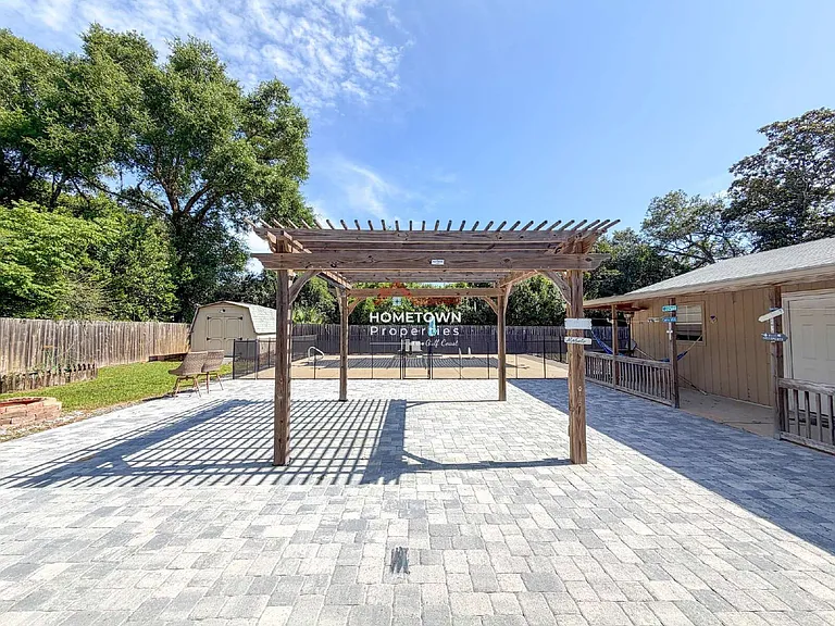 220 Cordoba St — Photo 40