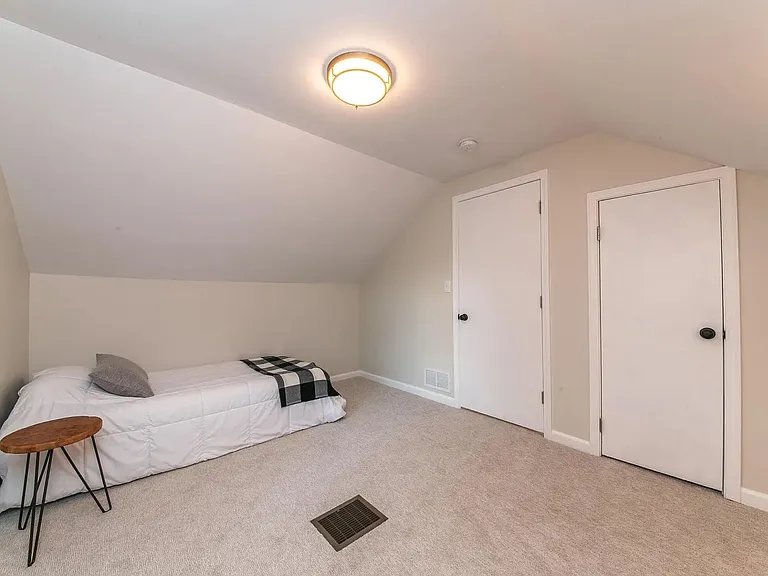 1647 Sylvan Ave SE — Photo 15