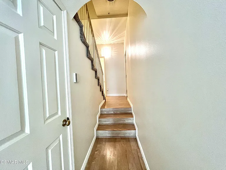 255 N Skyline Dr — Photo 9