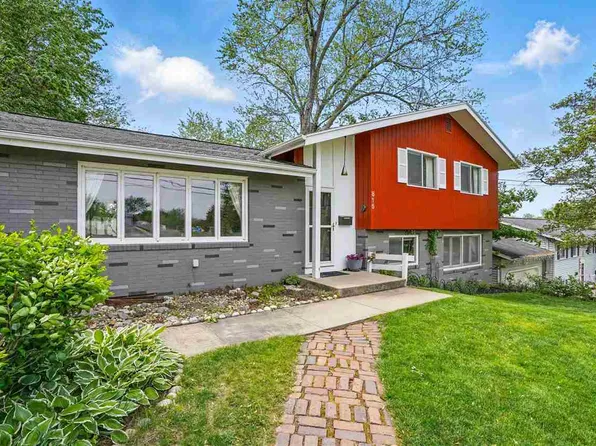 815 Southlawn Dr, Iowa City, IA 52245