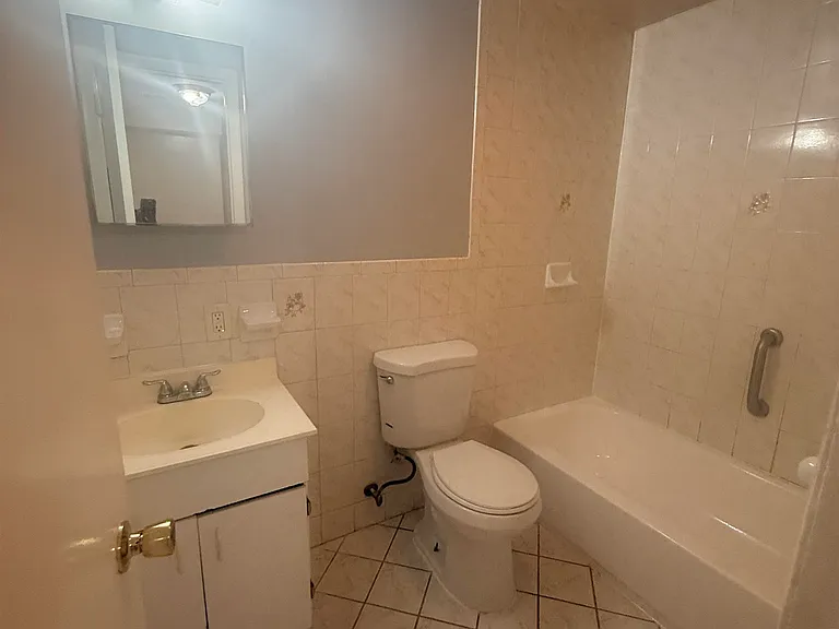 592 Bramhall Ave #1 — Photo 14