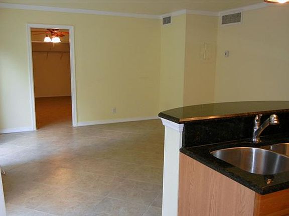 4th image of 1605 S Us Hwy 1 APT 6B