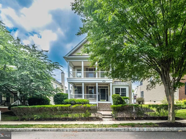 406 Dornishwood Pl, Chalfont, PA 18914